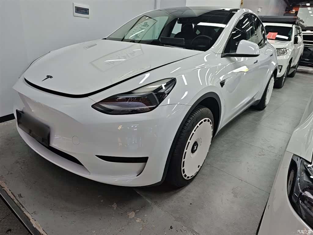 Tesla Model Y, 2024 1