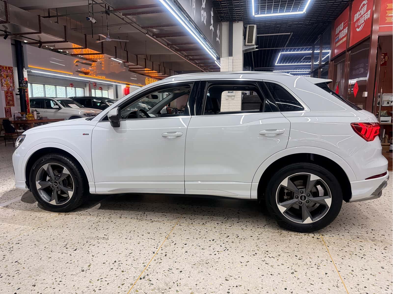 Audi Q3, 2023 6