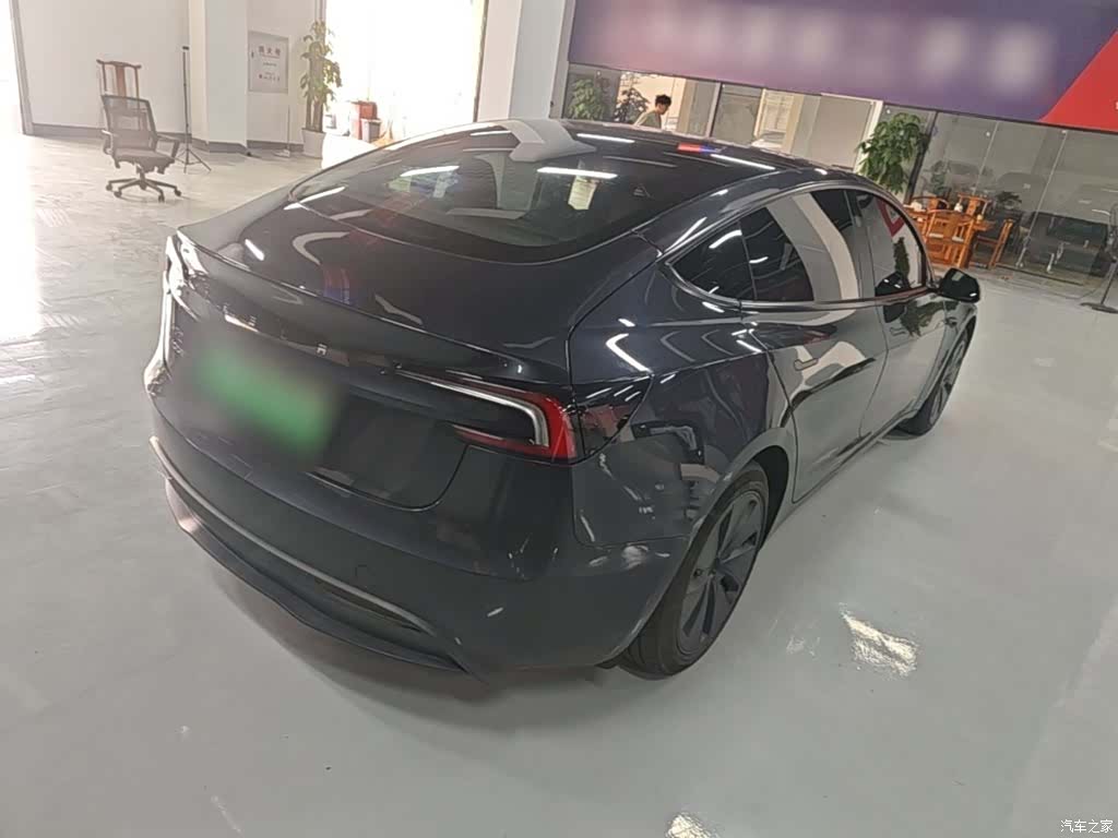 Tesla Model 3, 2024 7