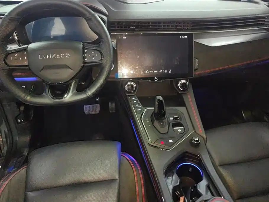 Lynk & Co 05