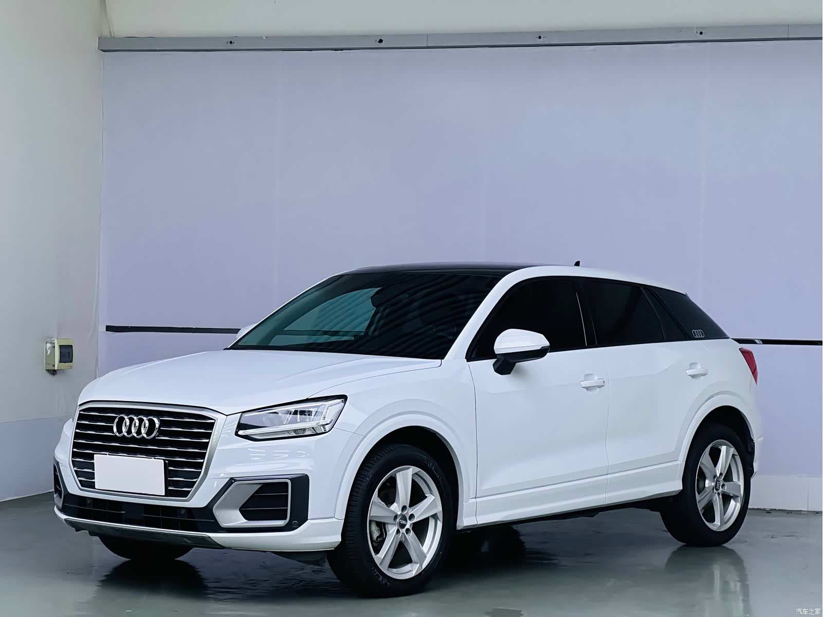 Audi Q2L, 2019 1