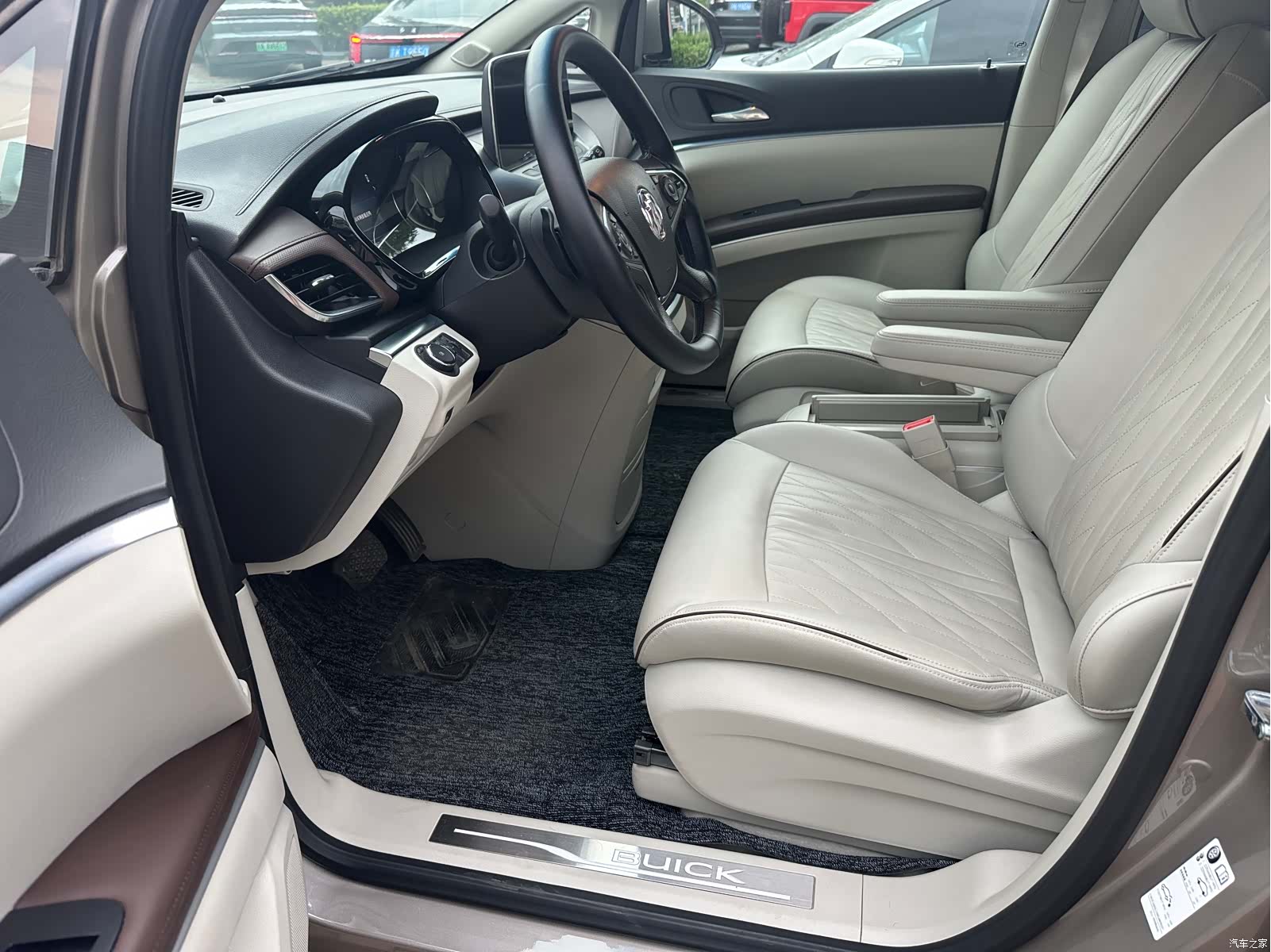 Buick GL8, 2021 4