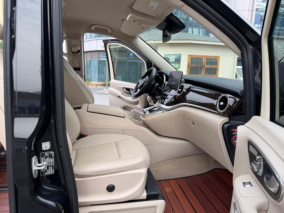 Mercedes-Benz V-class