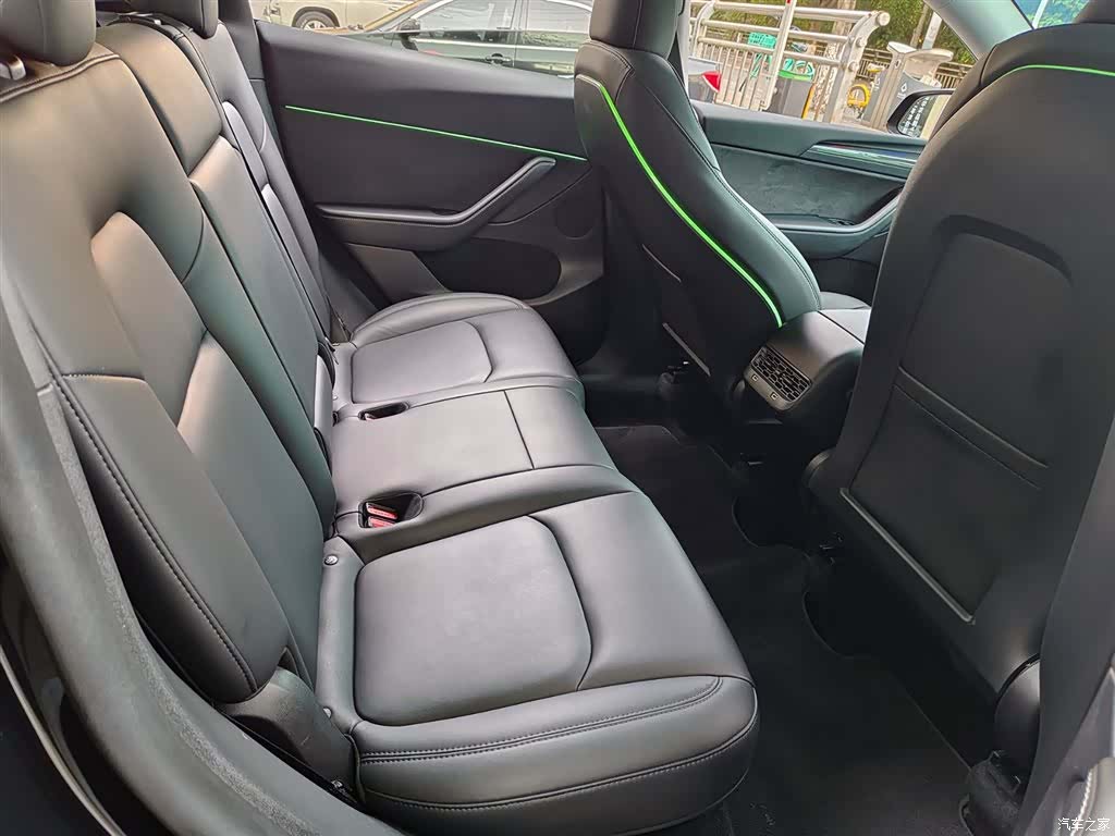 Tesla Model Y, 2023 11