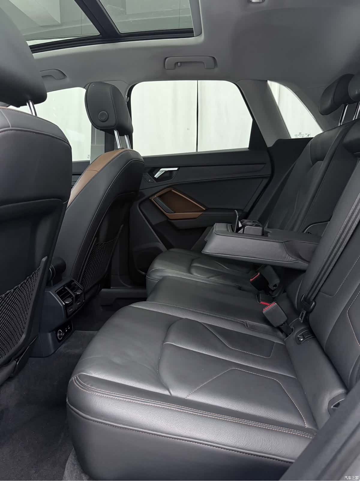 Audi Q3, 2022 14