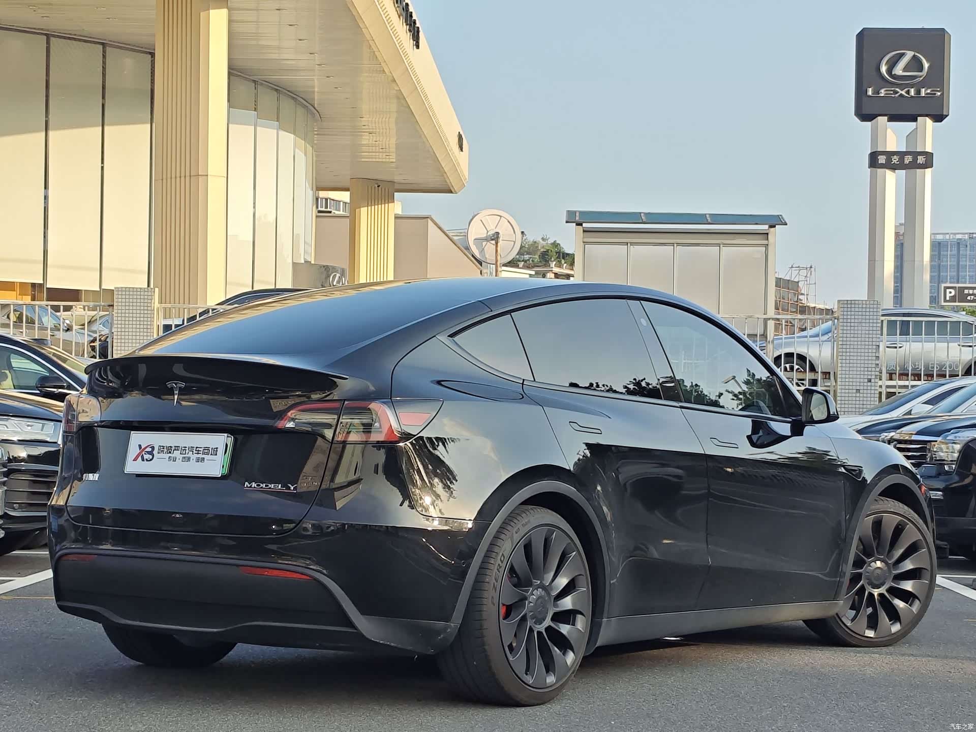 Tesla Model Y, 2022 все фото