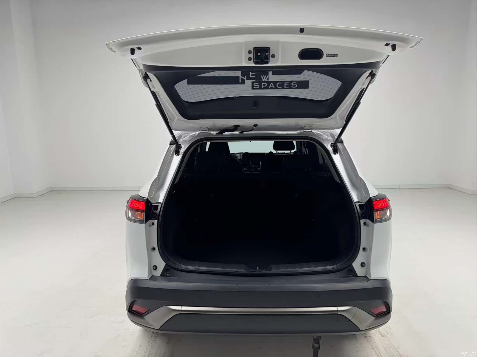 Toyota Frontlander, 2023 10