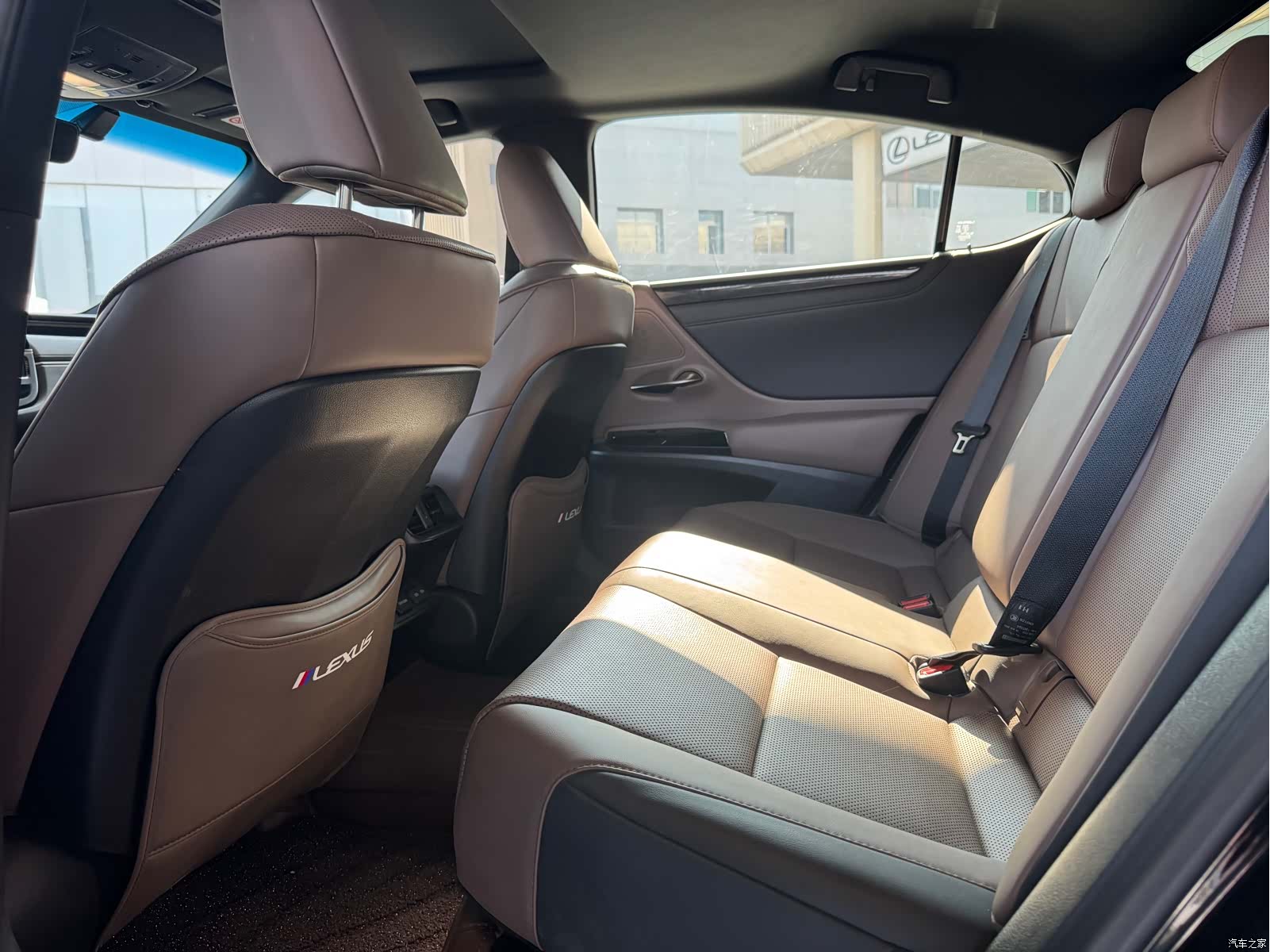 Lexus ES, 2023 6