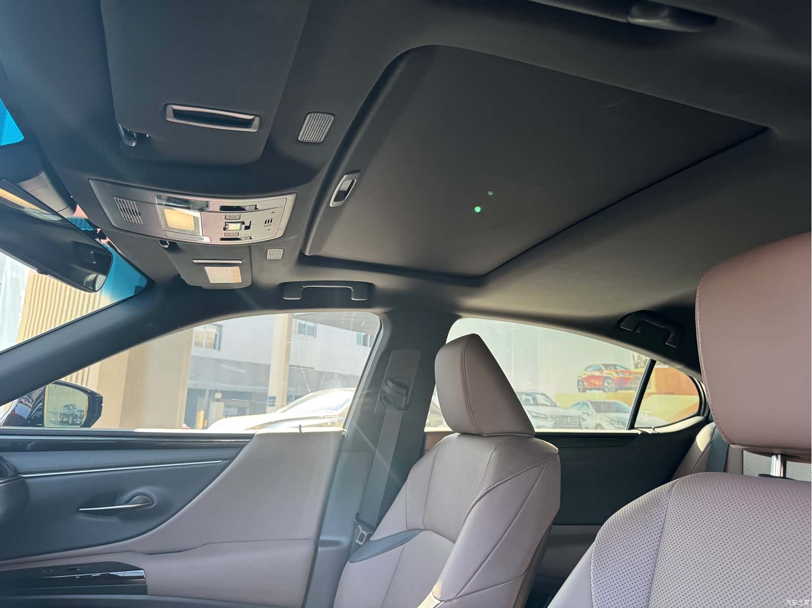Lexus ES, 2023 7