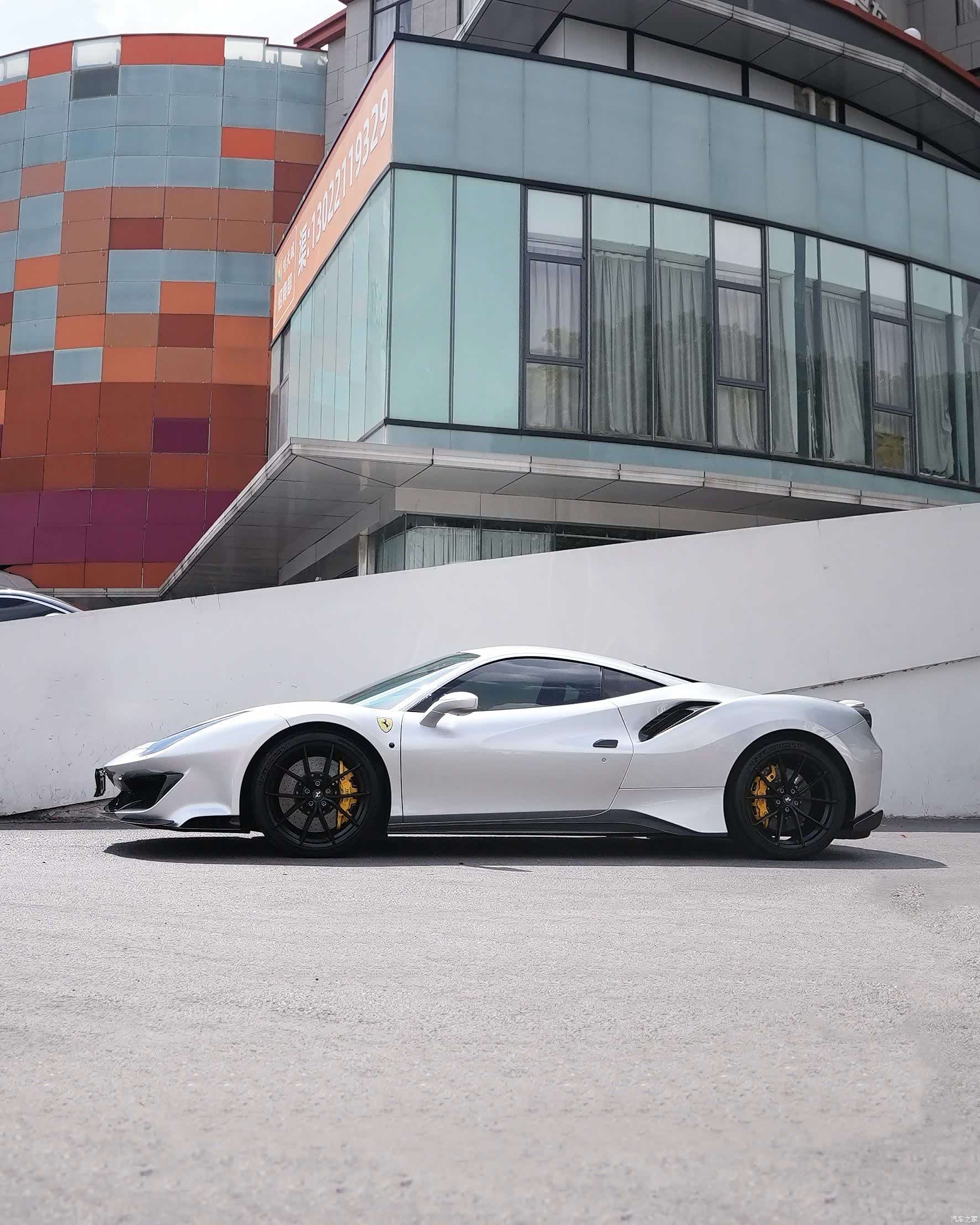 Ferrari 488, 2019 3