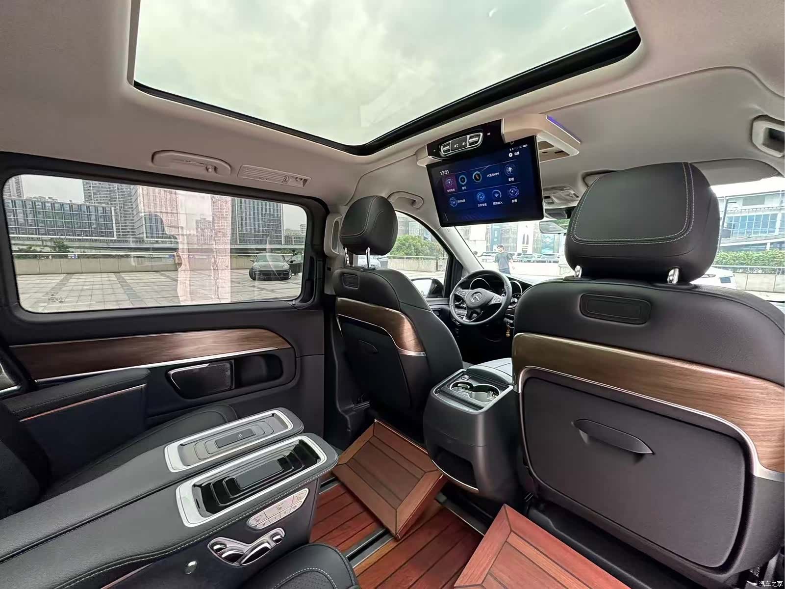 Mercedes-Benz V-Class, 2021 11