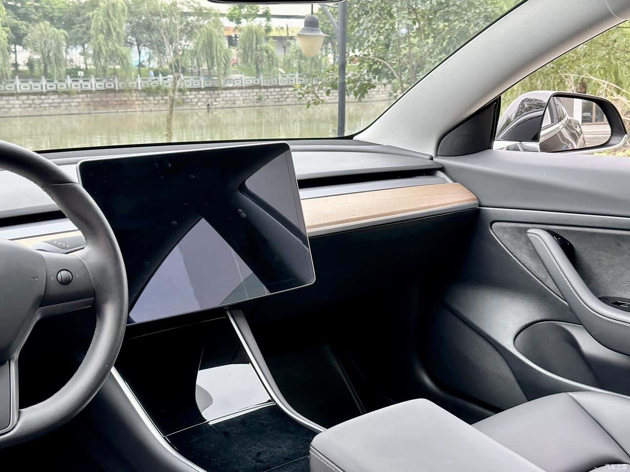 Tesla Model 3, 2020 17