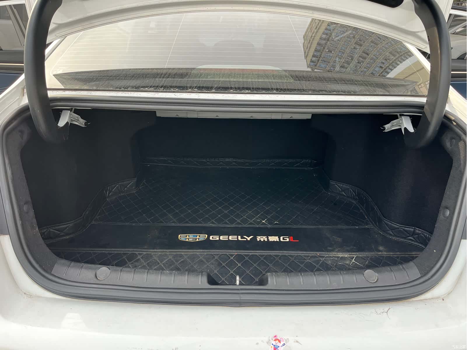 Geely Emgrand, 2021 17