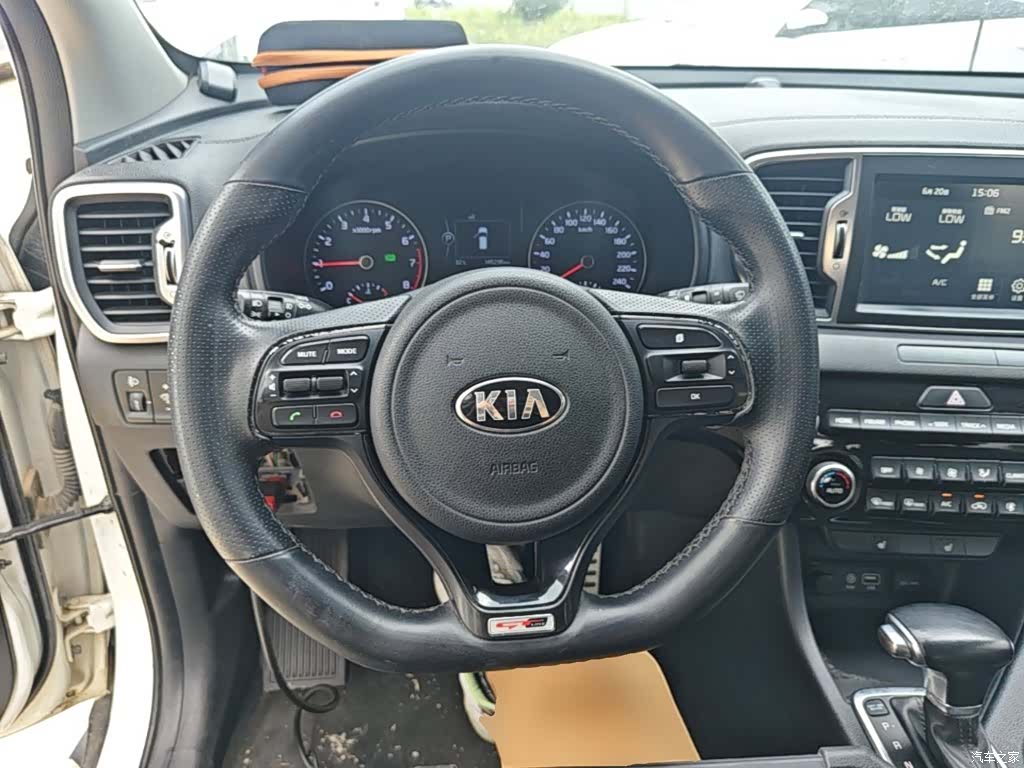 Kia KX5, 2016 11