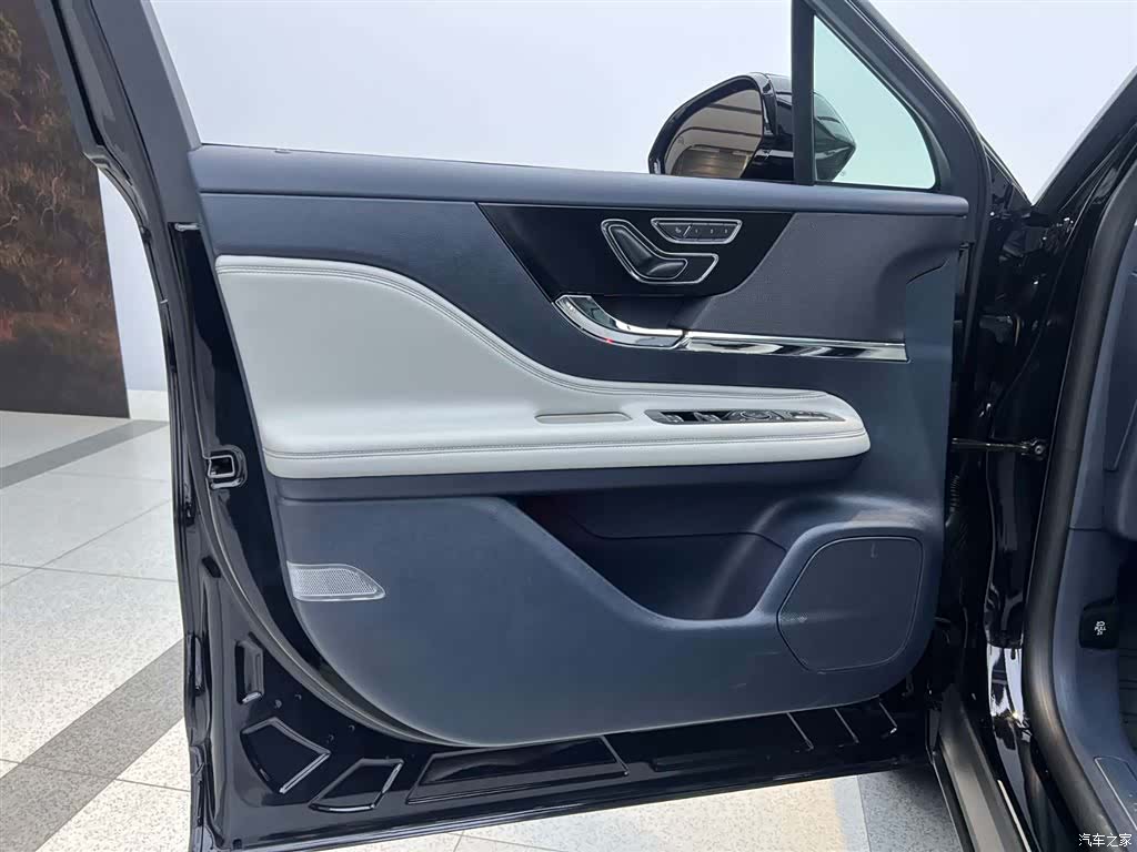 Lincoln Corsair, 2025 18