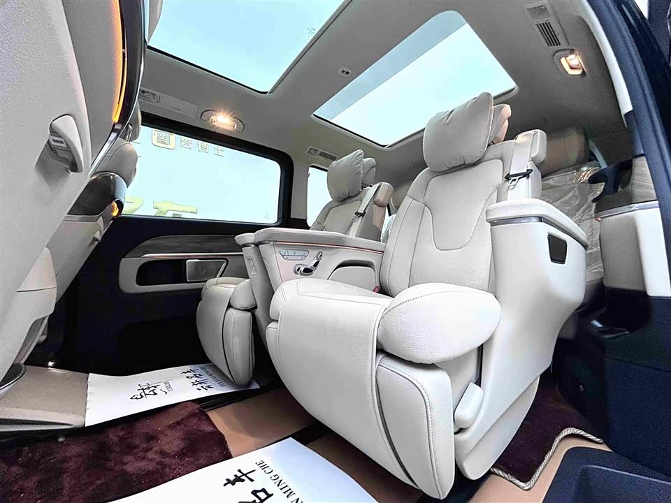 Mercedes-Benz V-class