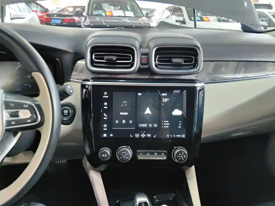 Lynk & Co 02