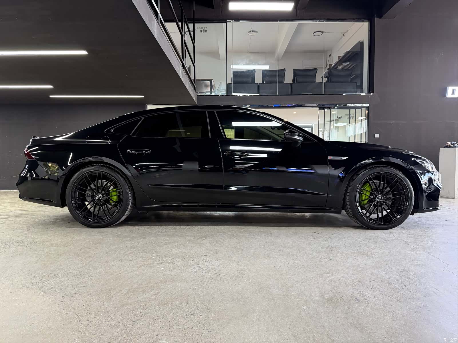 Audi A7L, 2023 10