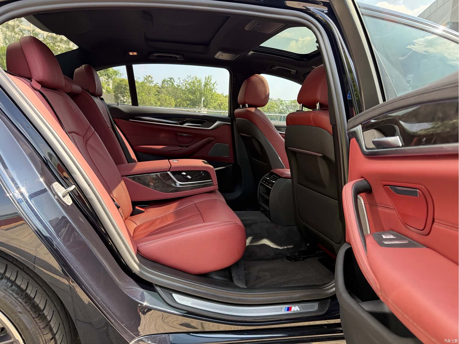 BMW 5 Series, 2019 23