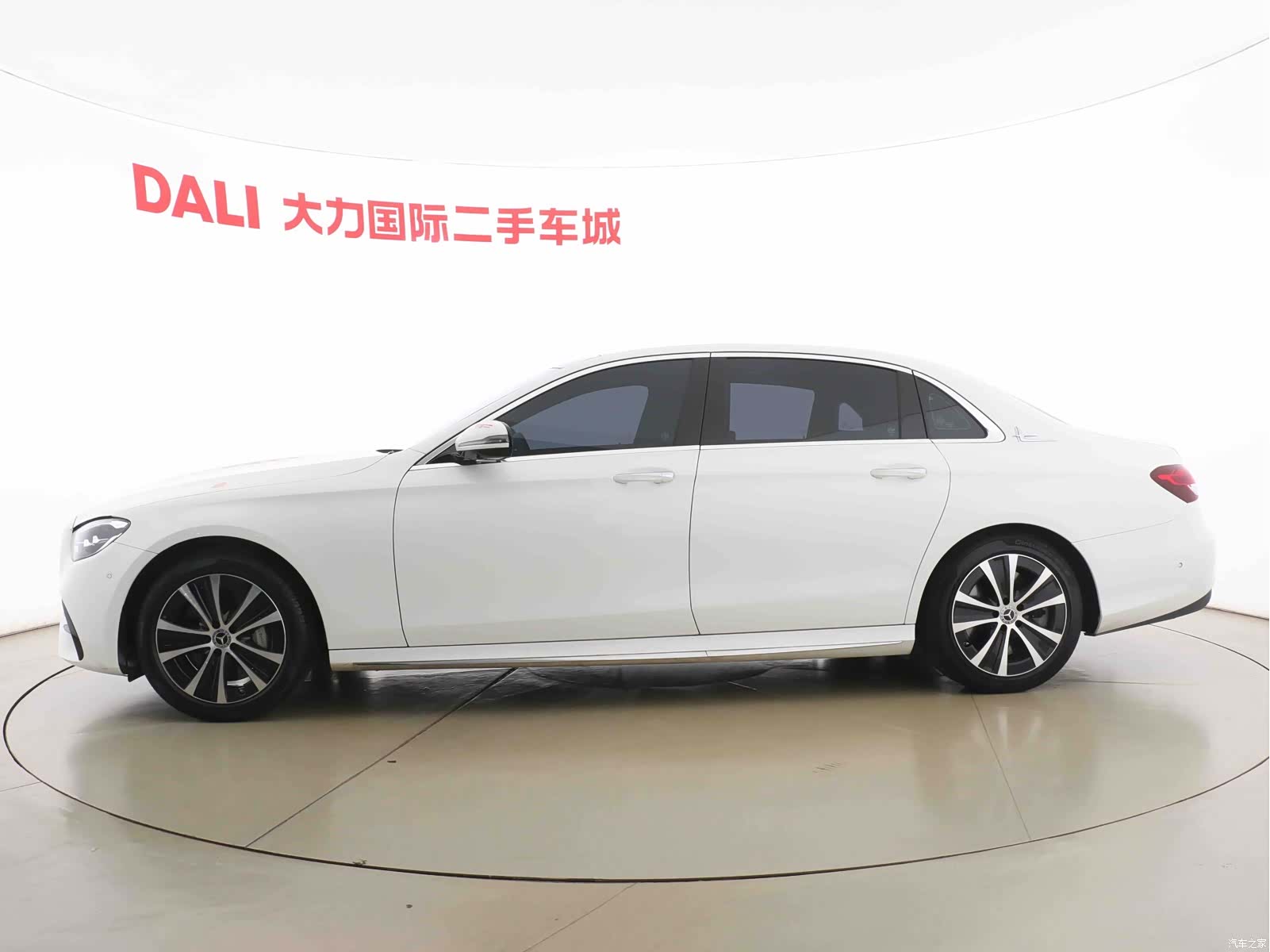 Mercedes-Benz E-Class, 2023 12