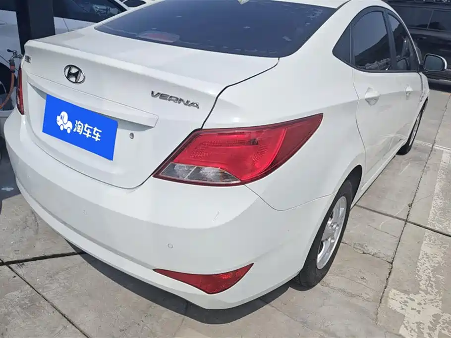 Hyundai Rena