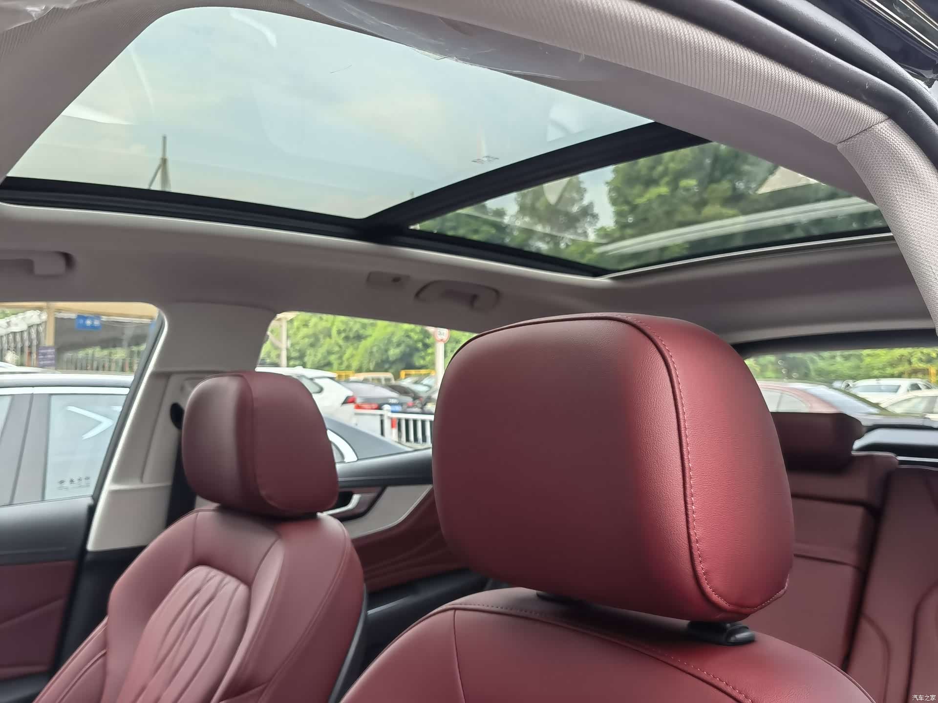 Hongqi HS5, 2025 26