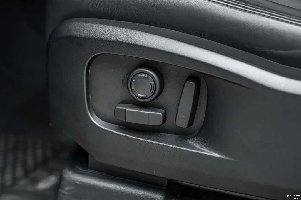 Land Rover Defender, 2024 15