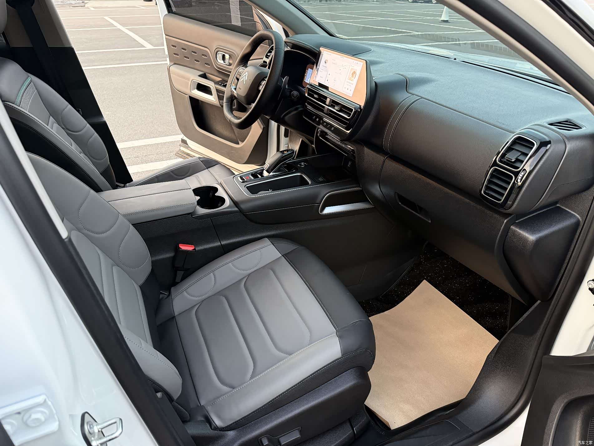 Citroen C5 Aircross, 2026 13