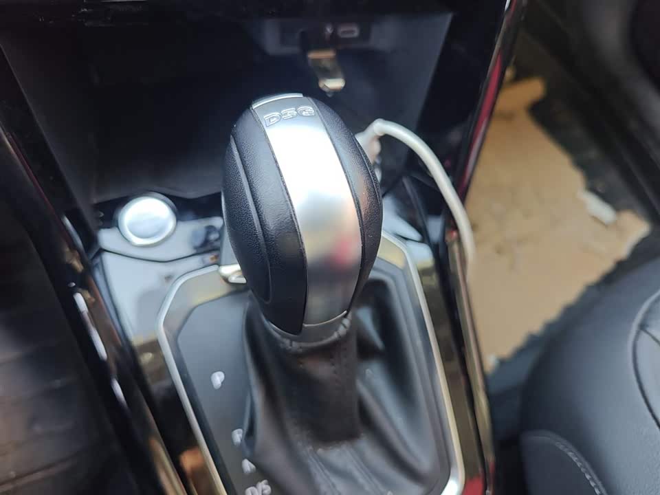 Volkswagen T-ROC exploring Songs