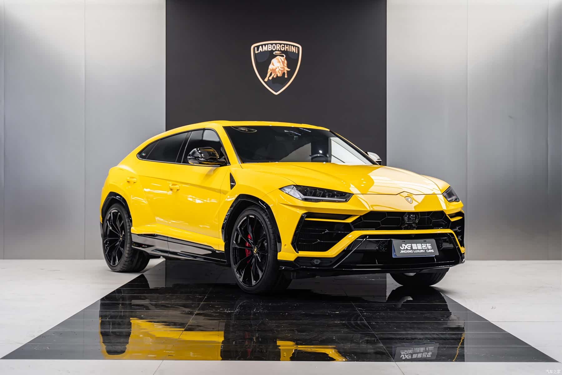Lamborghini Urus, 2022 3