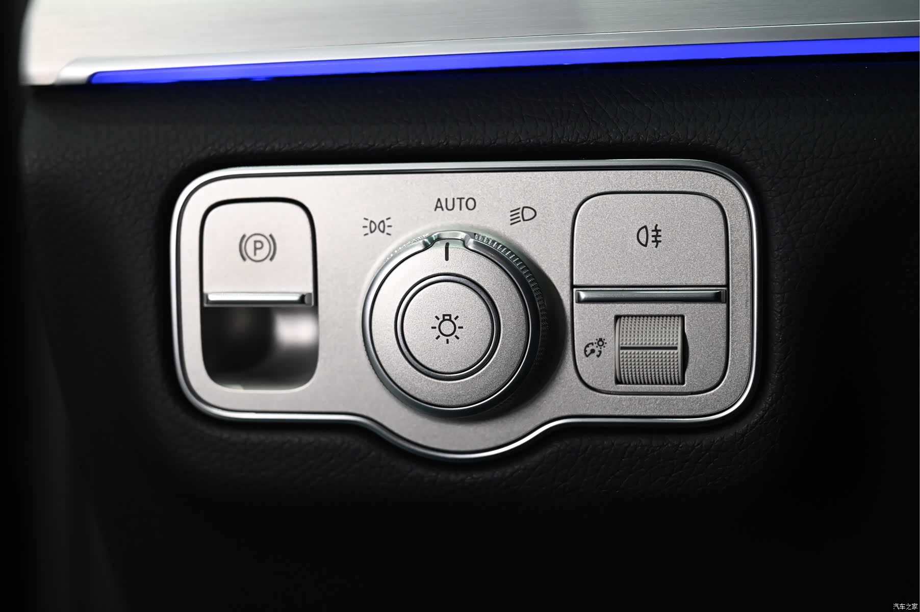 Mercedes-Benz GLE, 2024 14