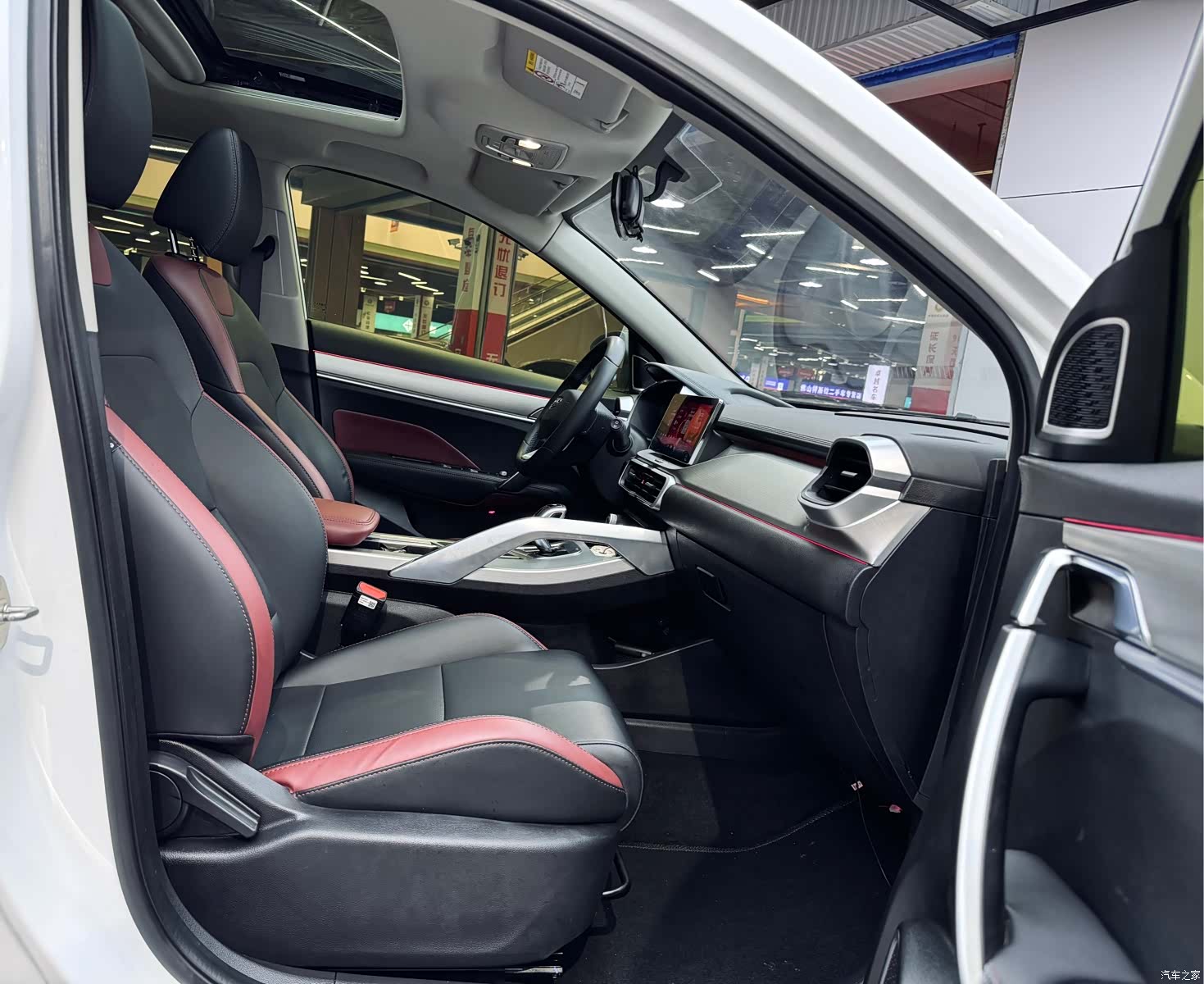 Geely Coolray, 2021 15
