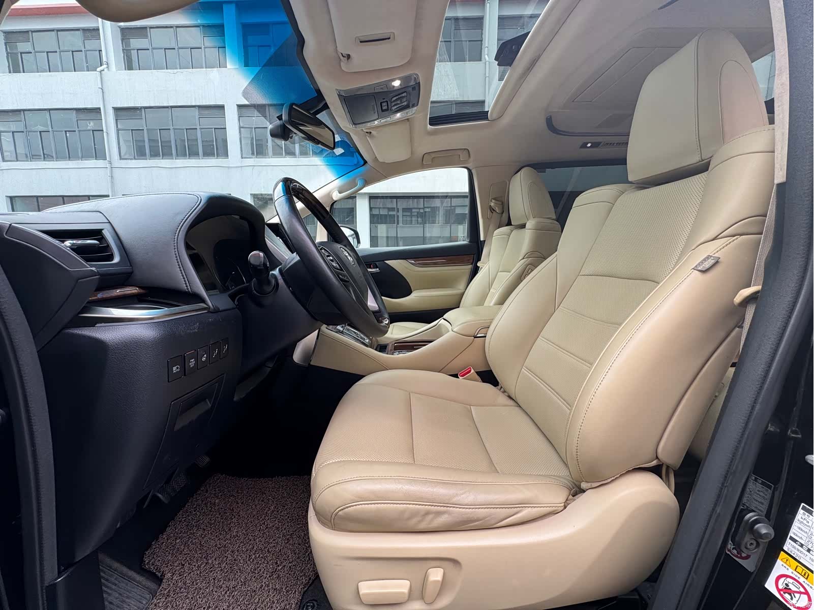 Toyota Alphard, 2015 8