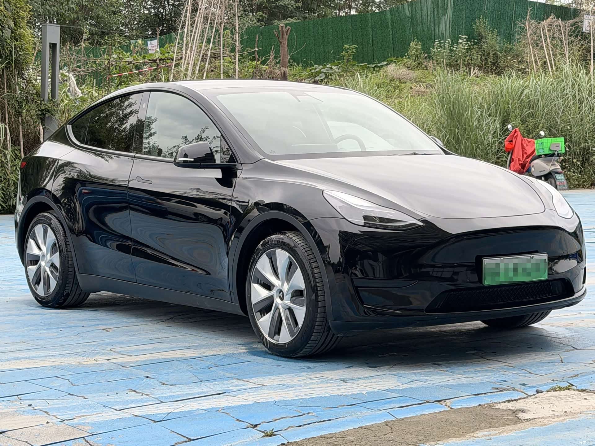 Tesla Model Y, 2022 3