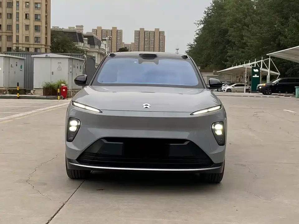 NIO ES8