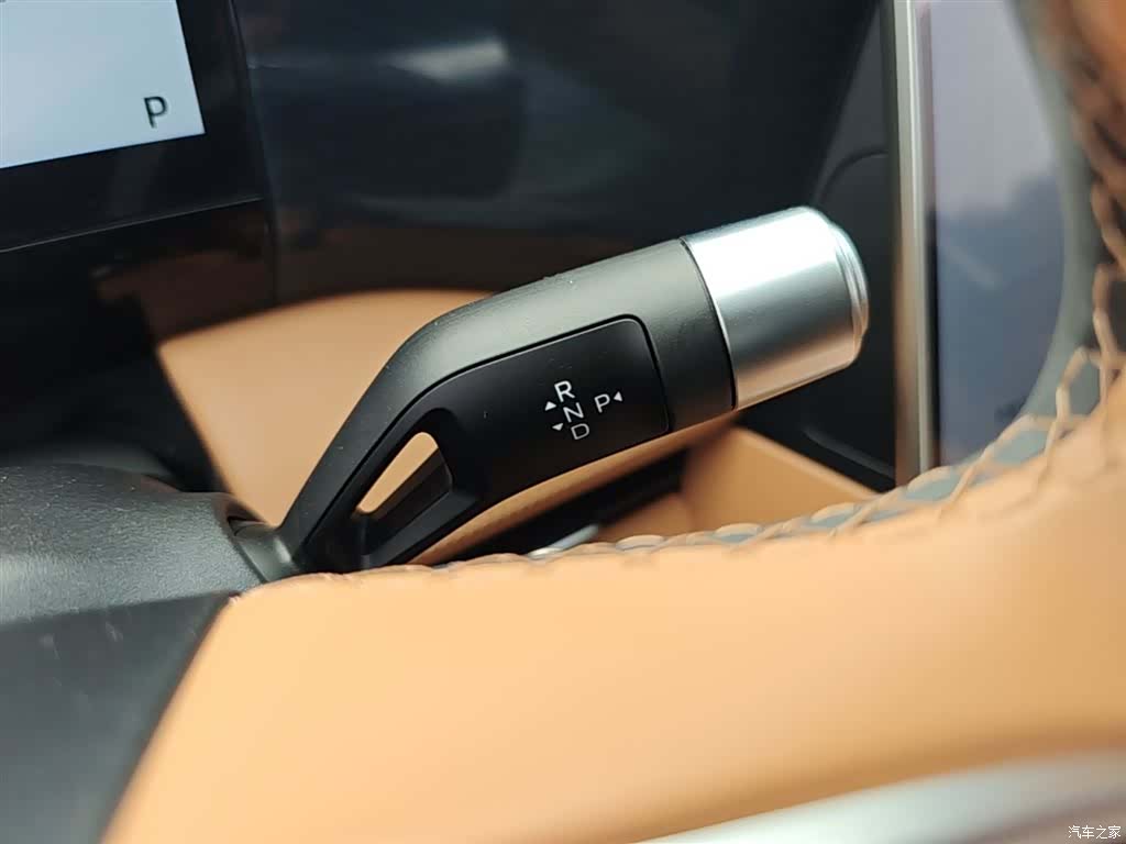 Geely Galaxy L7, 2025 14