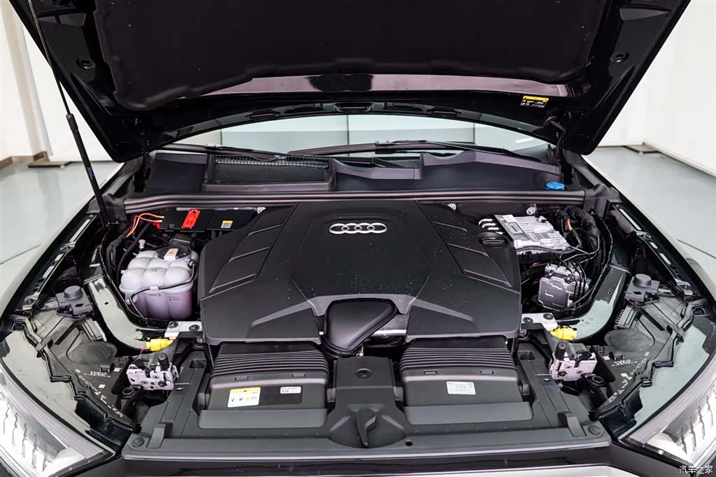 Audi Q7, 2024 9