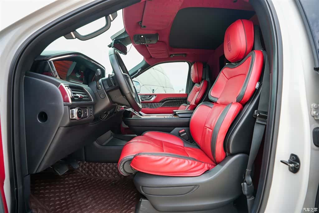 Lincoln Navigator, 2018 4