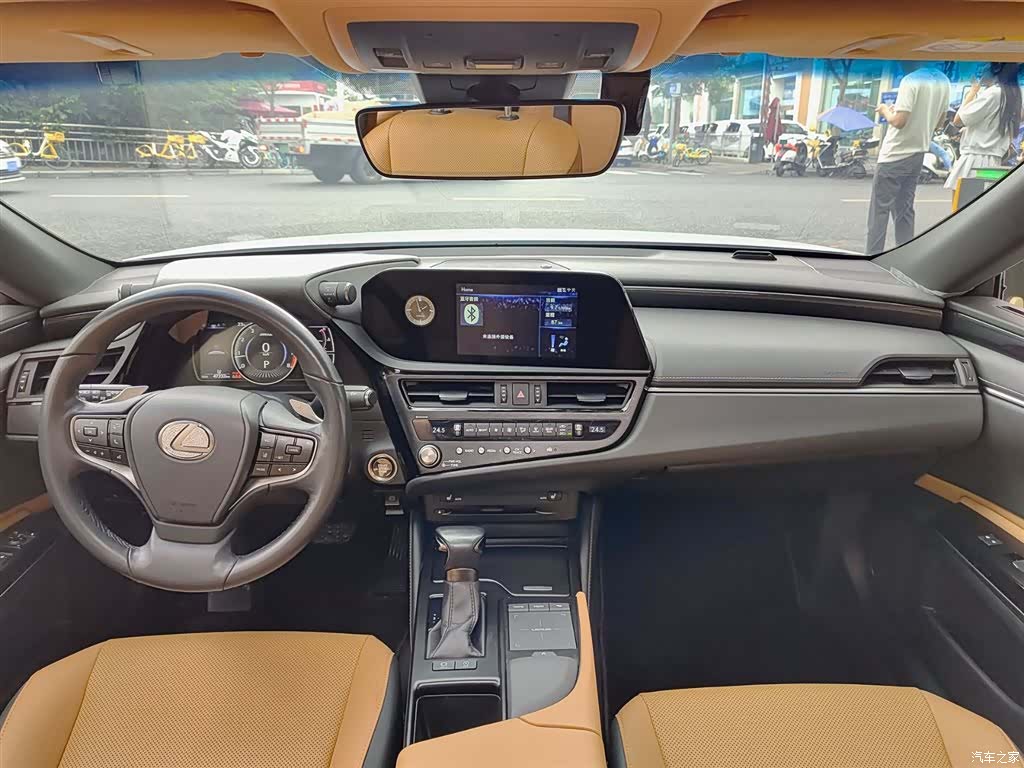 Lexus ES, 2022 11