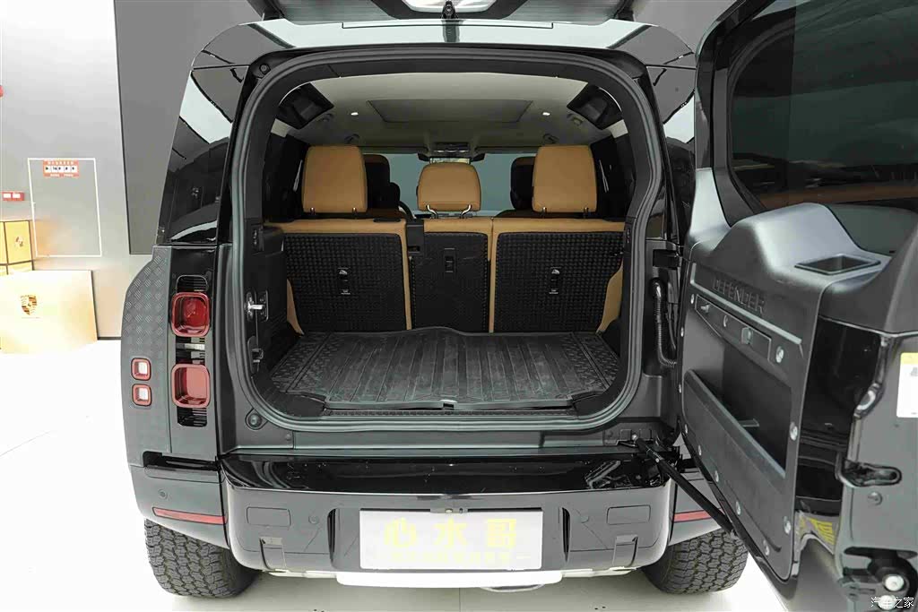 Land Rover Defender, 2024 27
