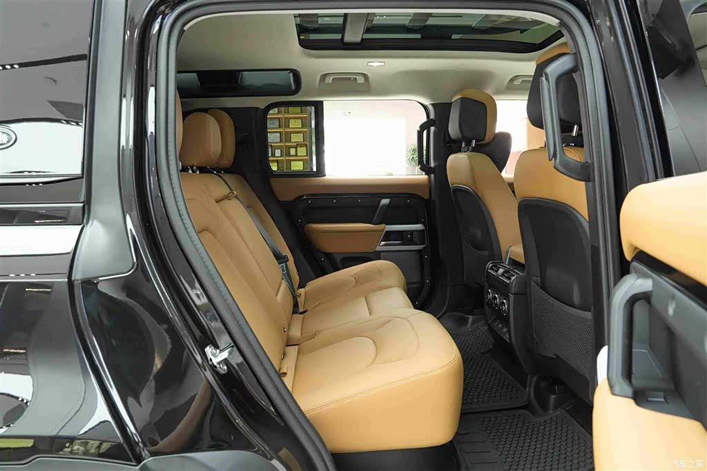 Land Rover Defender, 2024 12