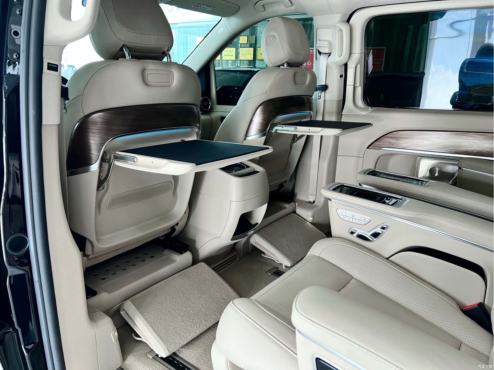 Mercedes-Benz V-Class, 2023 20