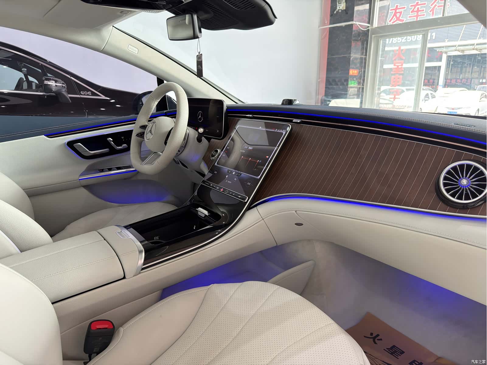 Mercedes-Benz EQE, 2023 6