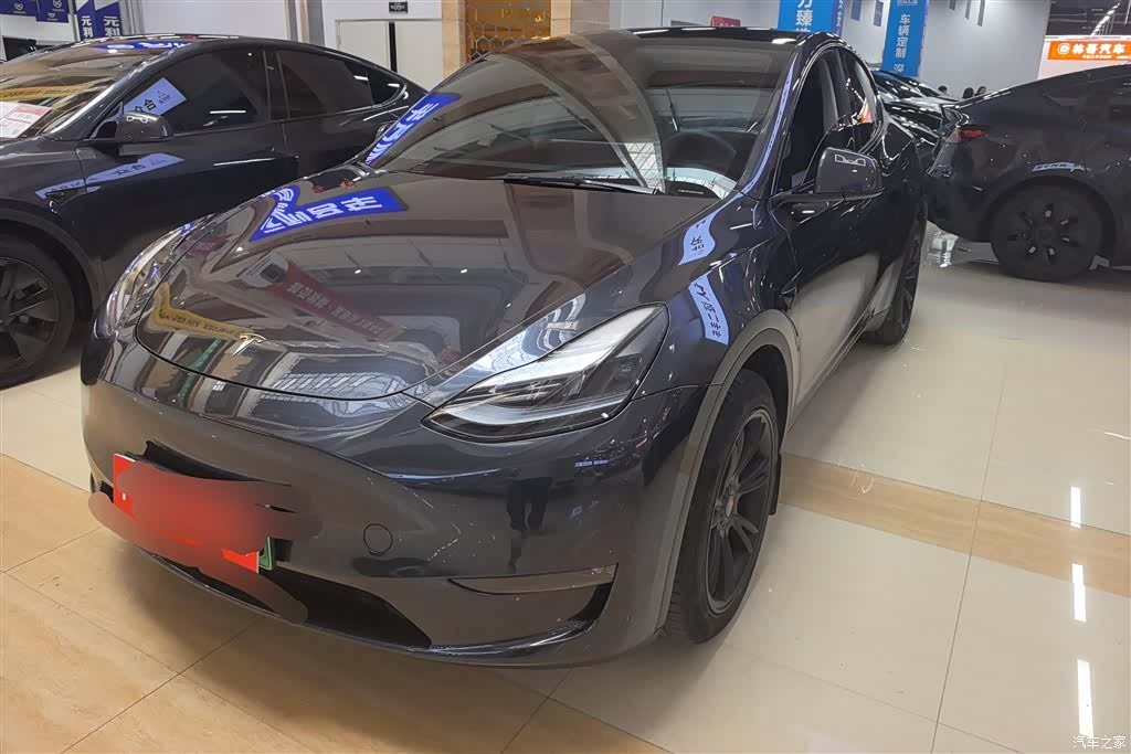 Tesla Model Y, 2024 1