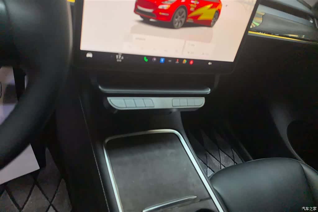 Tesla Model Y, 2024 16