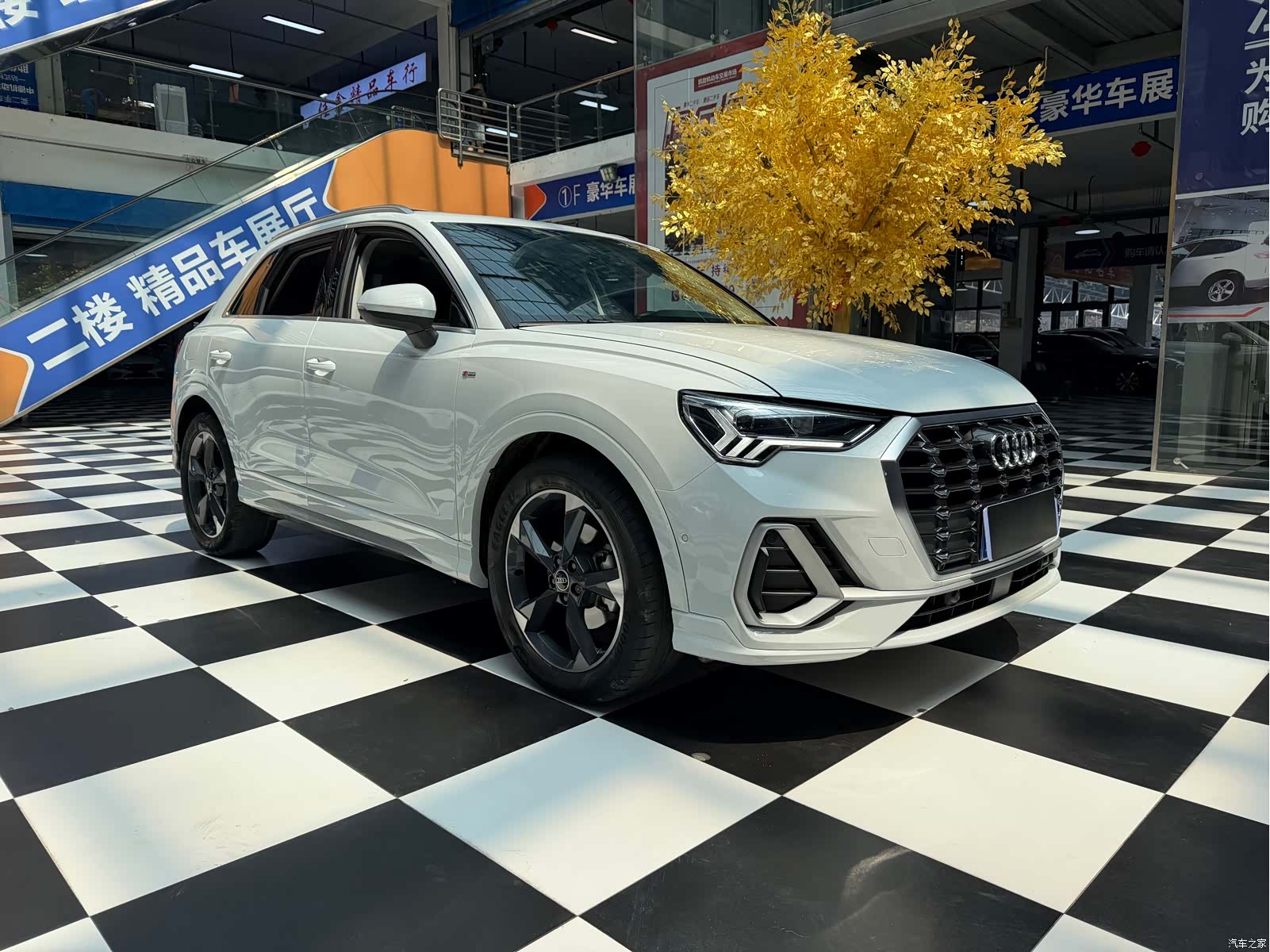 Audi Q3, 2022 3