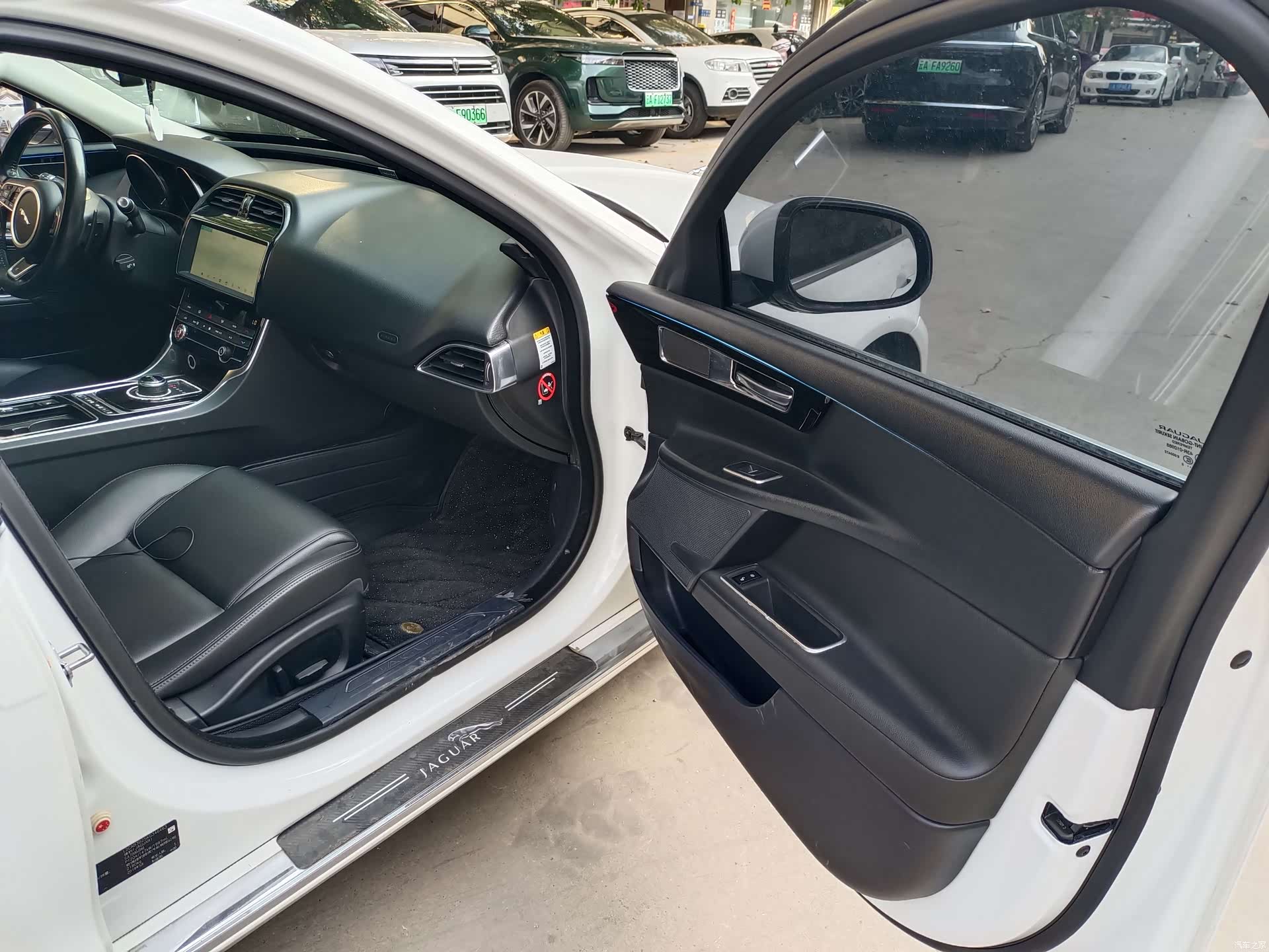 Land Rover XEL, 2019 4