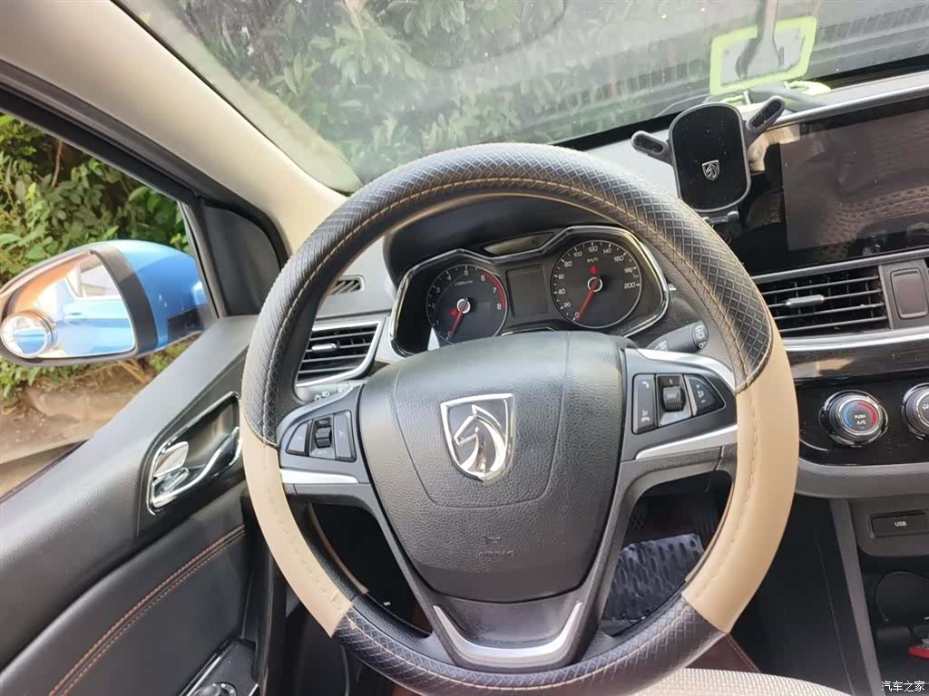 Wuling 310, 2017 3