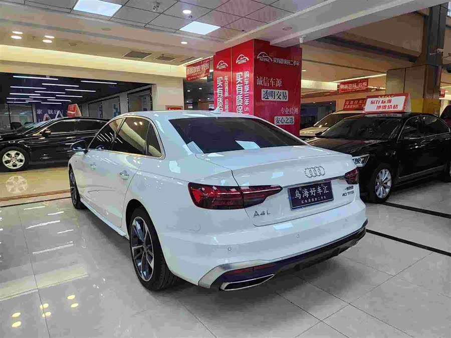Audi A4L 2021, фото 13