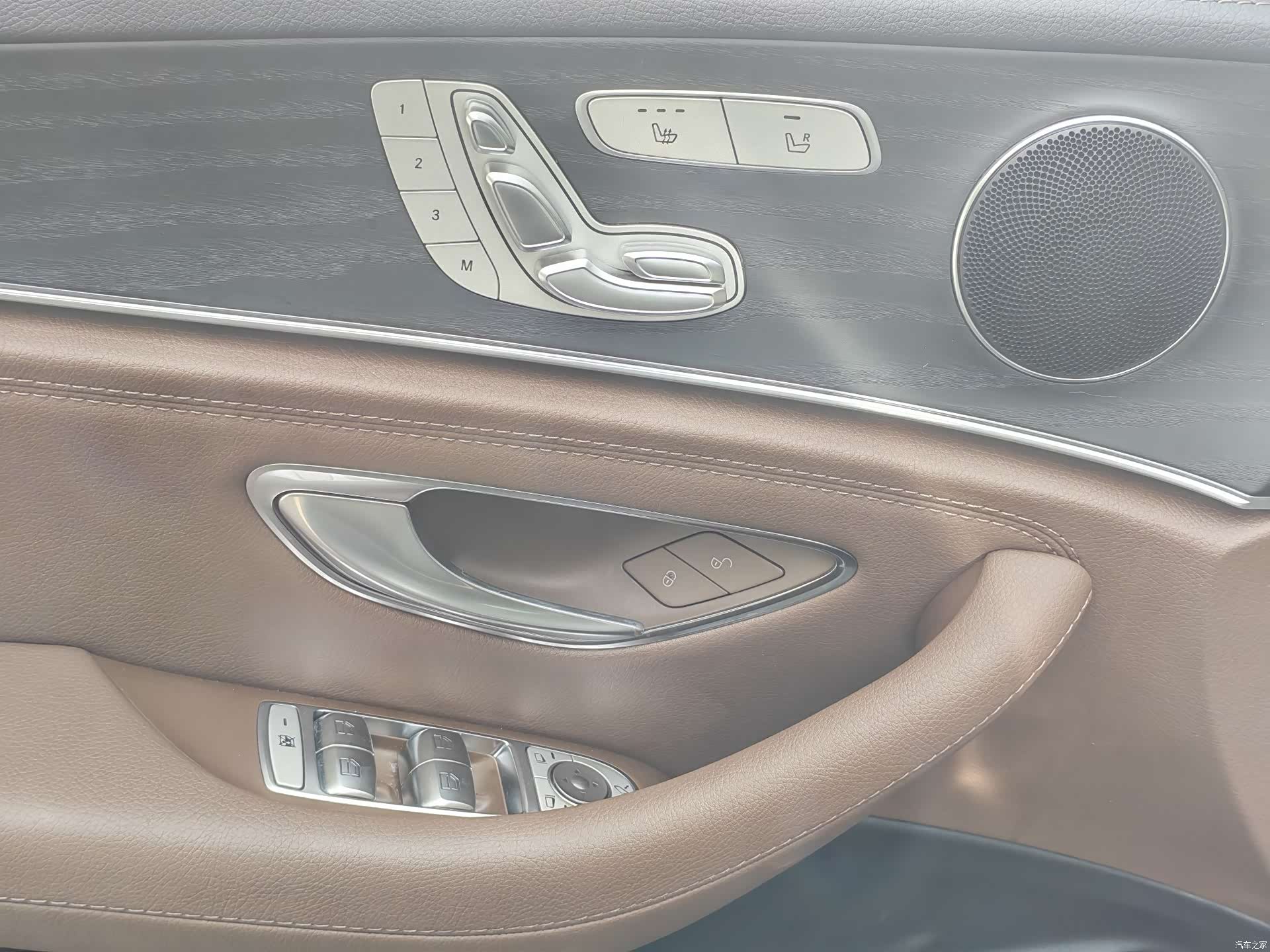 Mercedes-Benz E-Class, 2023 17